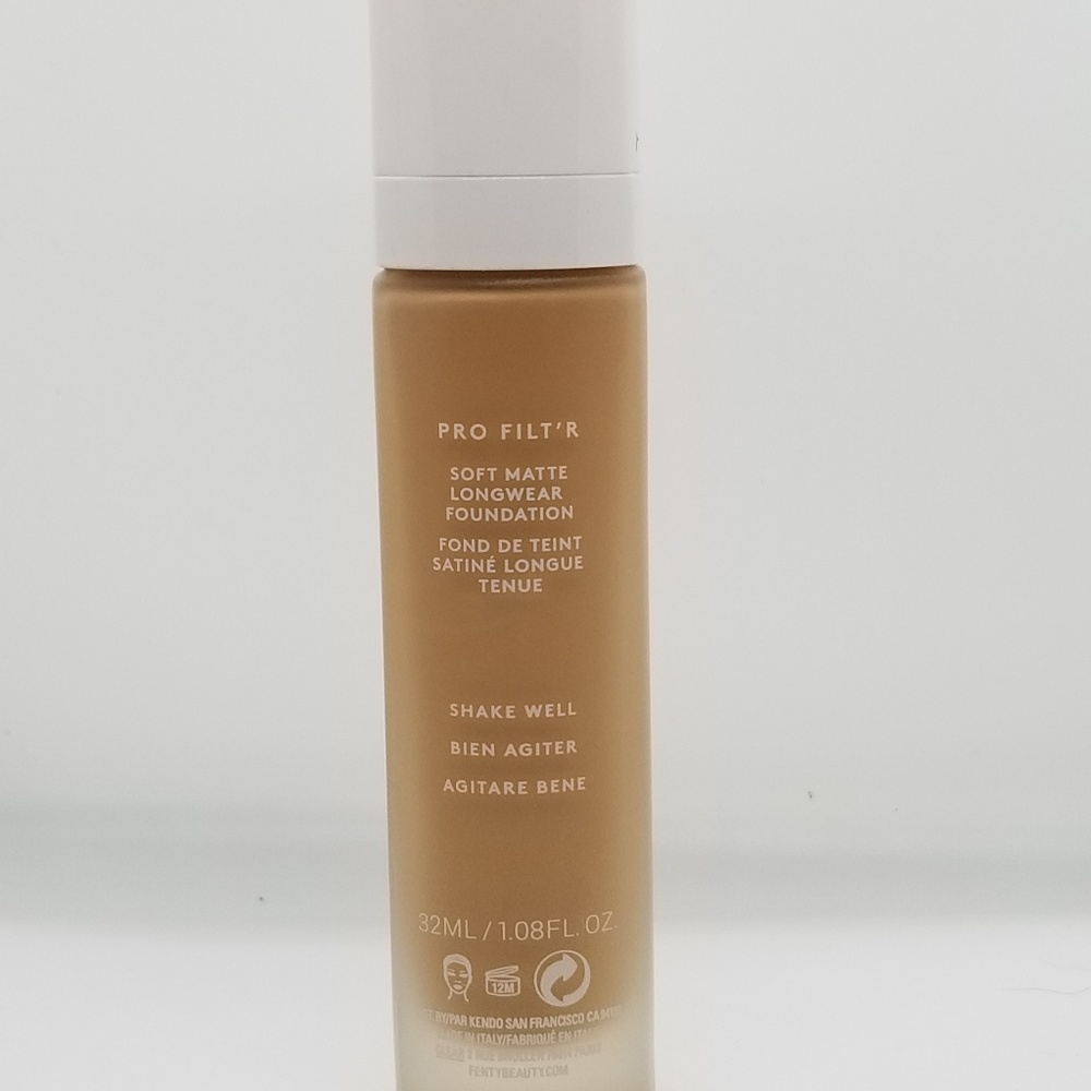 Fenty foundation - Picture 2 of 3